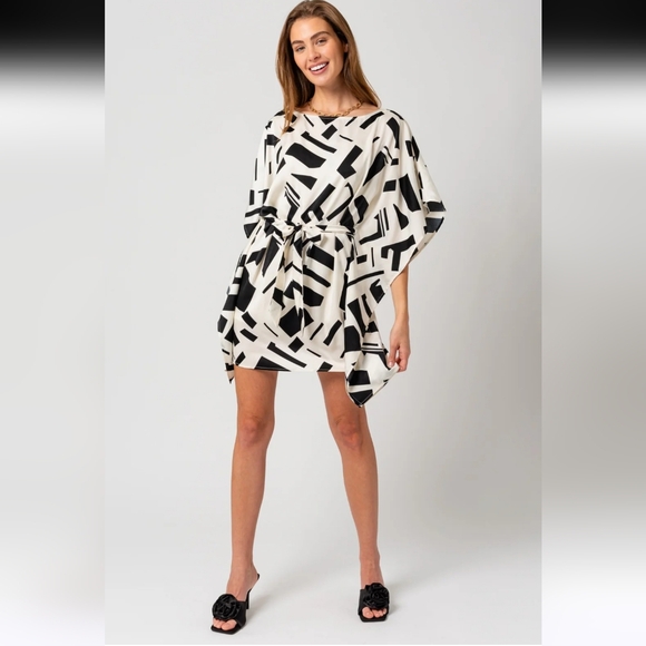 NWT GILLI MODERN ART DRESS - Picture 1 of 3